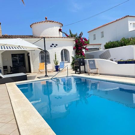 Charmante Villa Avec Piscine Dans Les Canaux Empuriabrava Εξωτερικό φωτογραφία