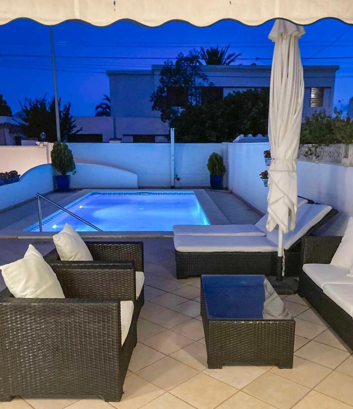 Charmante Villa Avec Piscine Dans Les Canaux Empuriabrava Εξωτερικό φωτογραφία